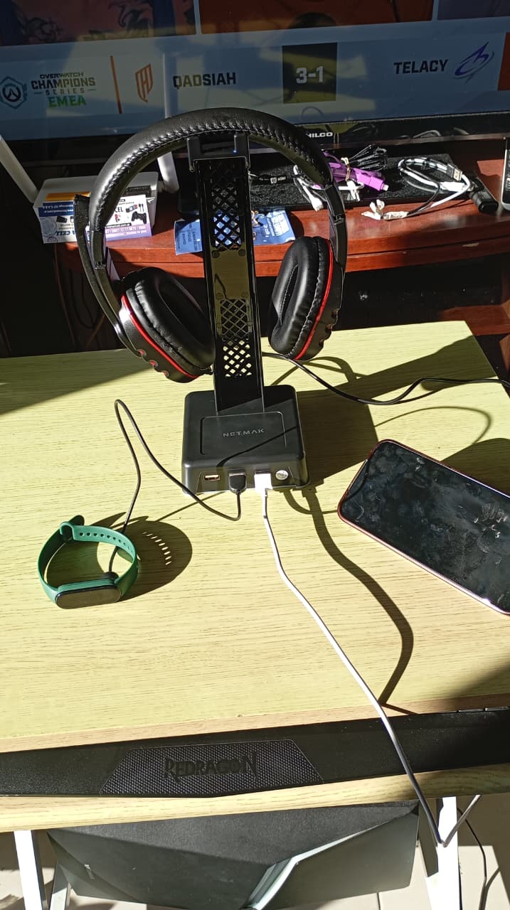 Base o Soporte de Auriculares RGB – Netmak NM-HS430 - Image 20